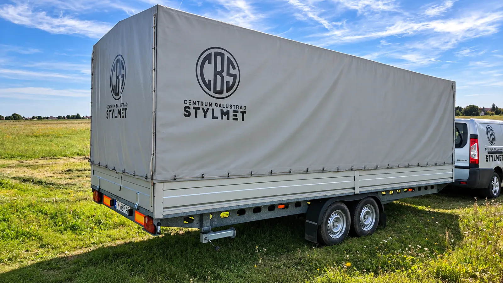 Przyczepa z plandeką DMC 2700 kg z wypożyczalni STYLMET